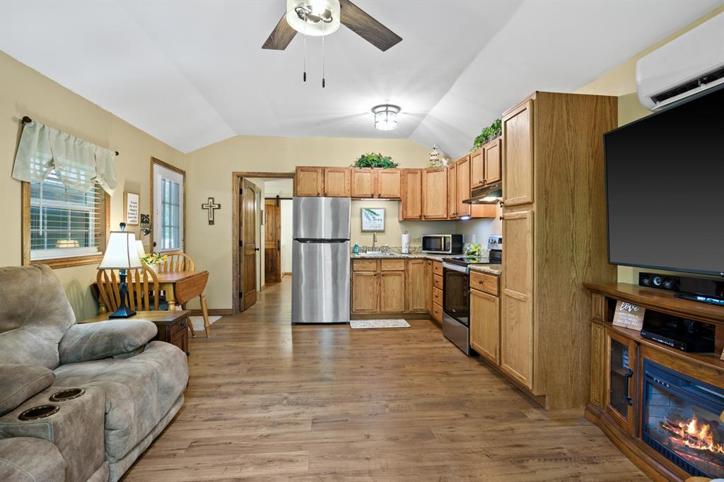 119 Private Road 62614 Property Photo 5