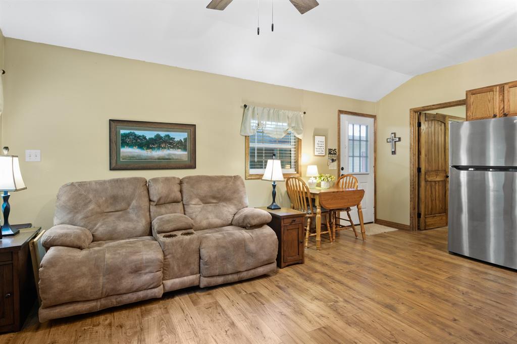 119 Private Road 62614 Property Photo 6