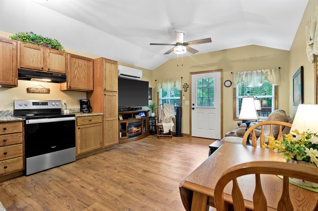 119 Private Road 62614 Property Photo 8