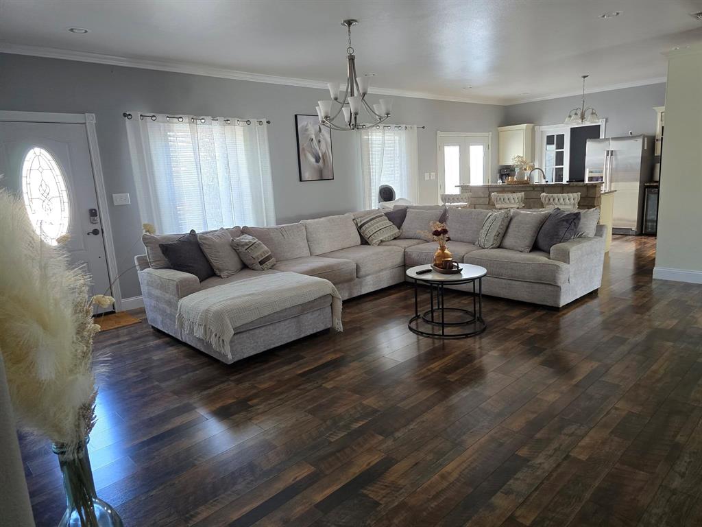 441 Glesk Property Photo 4