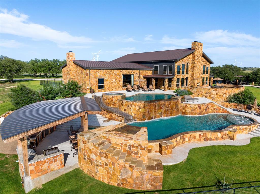 890 N Fm 573 Property Photo 1