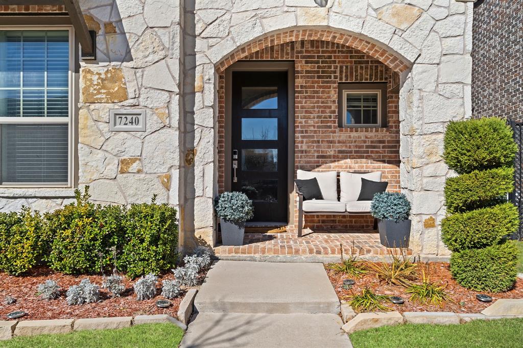 7240 San Saba Drive Property Photo 3