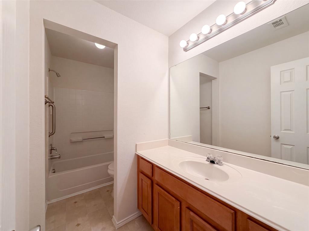 605 Crystal Falls Drive Property Photo 12