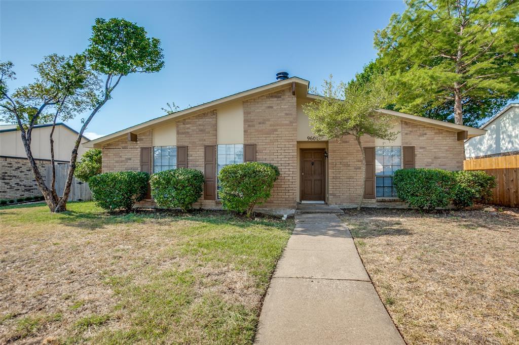 960 Lockhart Drive Property Photo 2