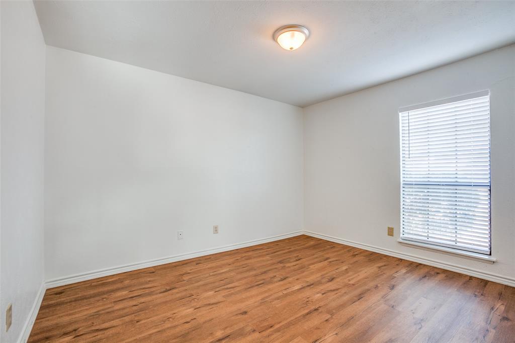 960 Lockhart Drive Property Photo 17