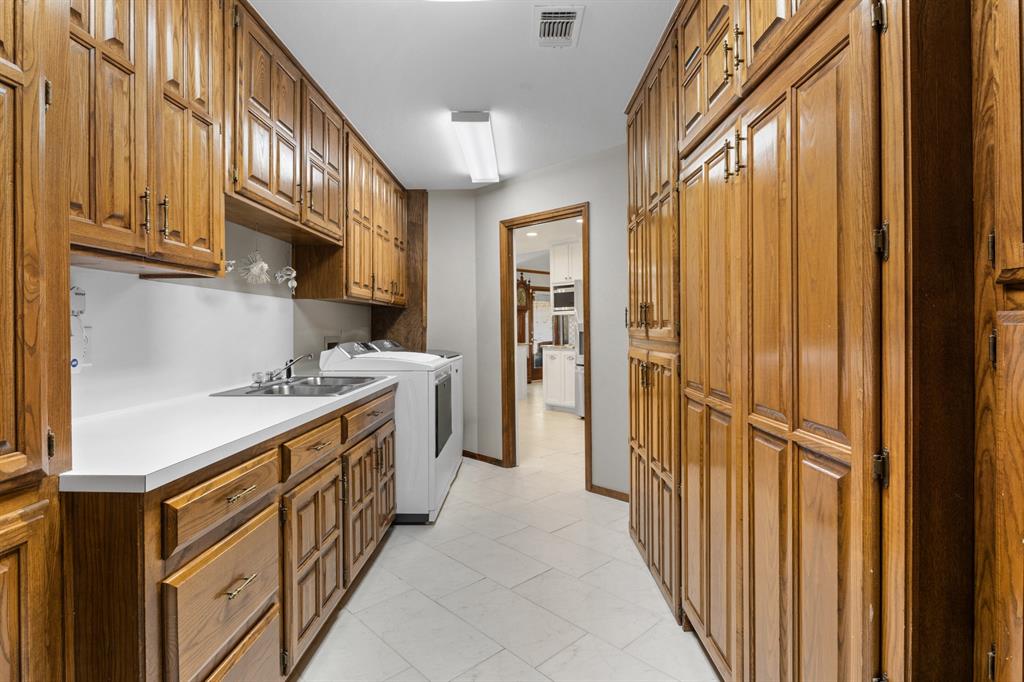 178 County Road 2137 Property Photo 15