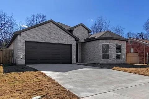 1336 E Fogg Street Property Photo 1