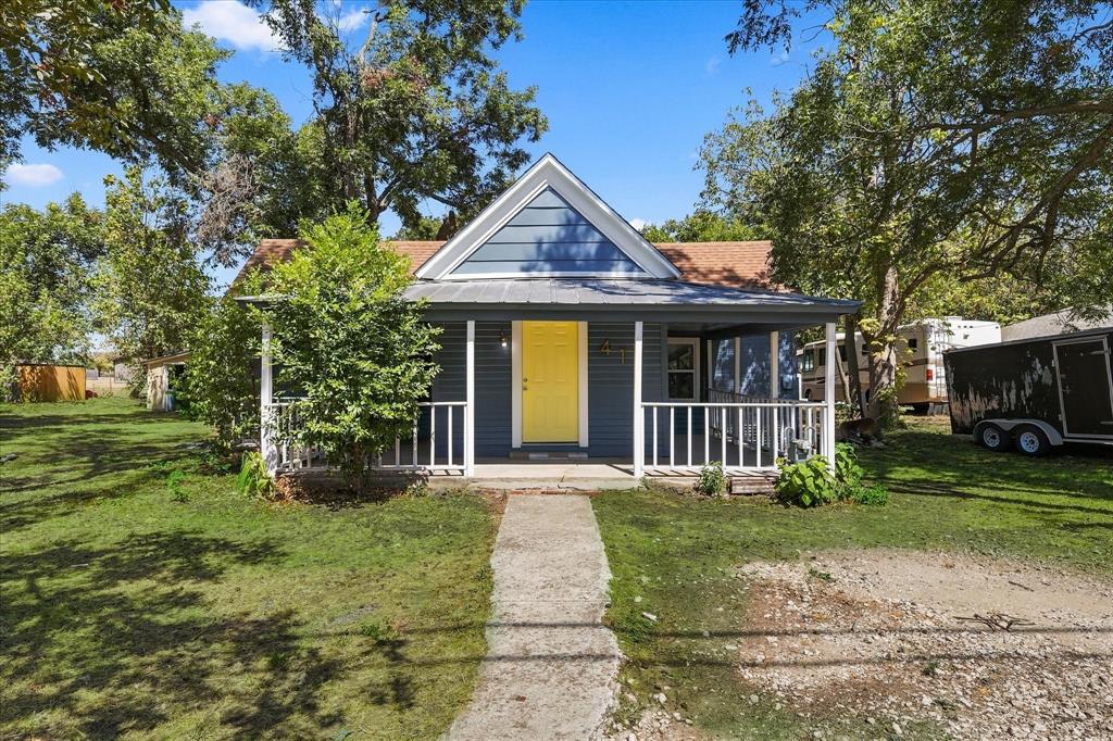 417 E Hughes Street Property Photo 1