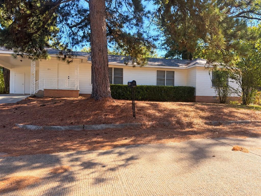 1214 Mockingbird Lane Property Photo 1