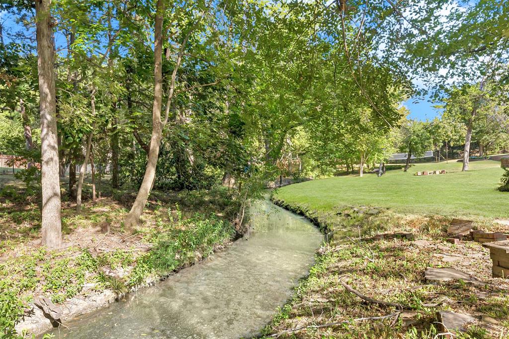 902 Glen Meadow Court Property Photo 1