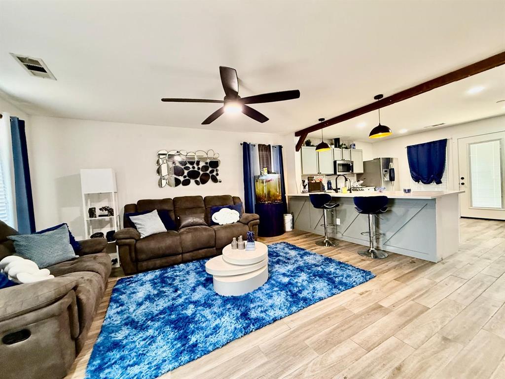 212 Stanford Property Photo 4