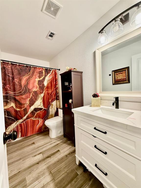 212 Stanford Property Photo 13