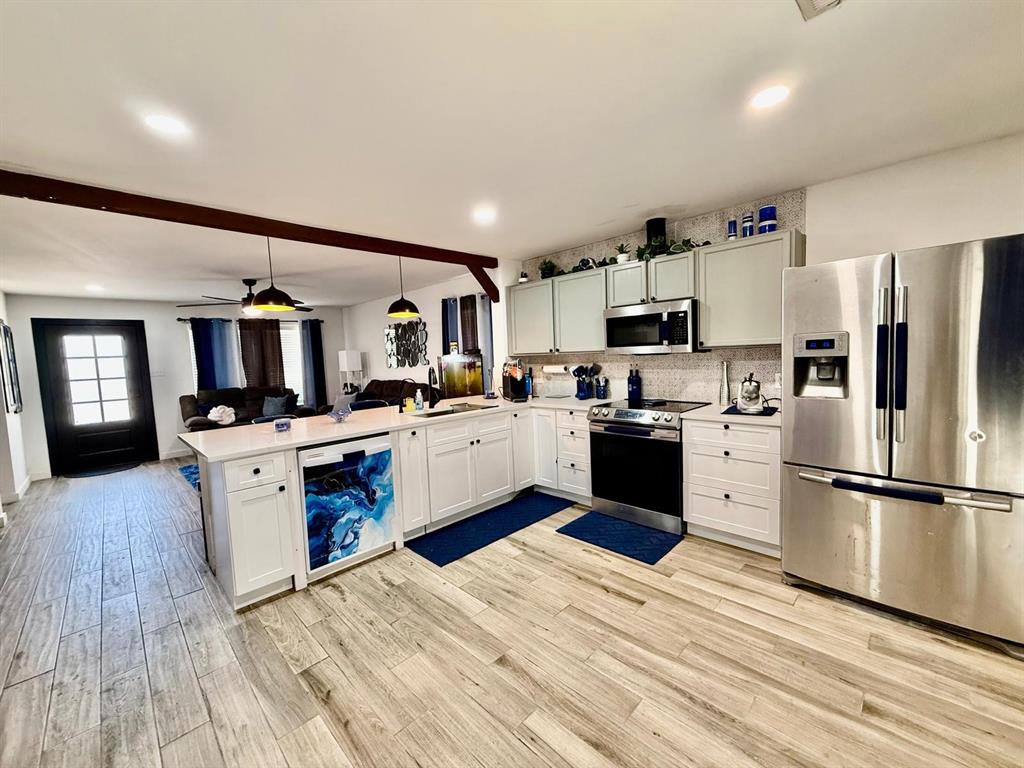 212 Stanford Property Photo 18