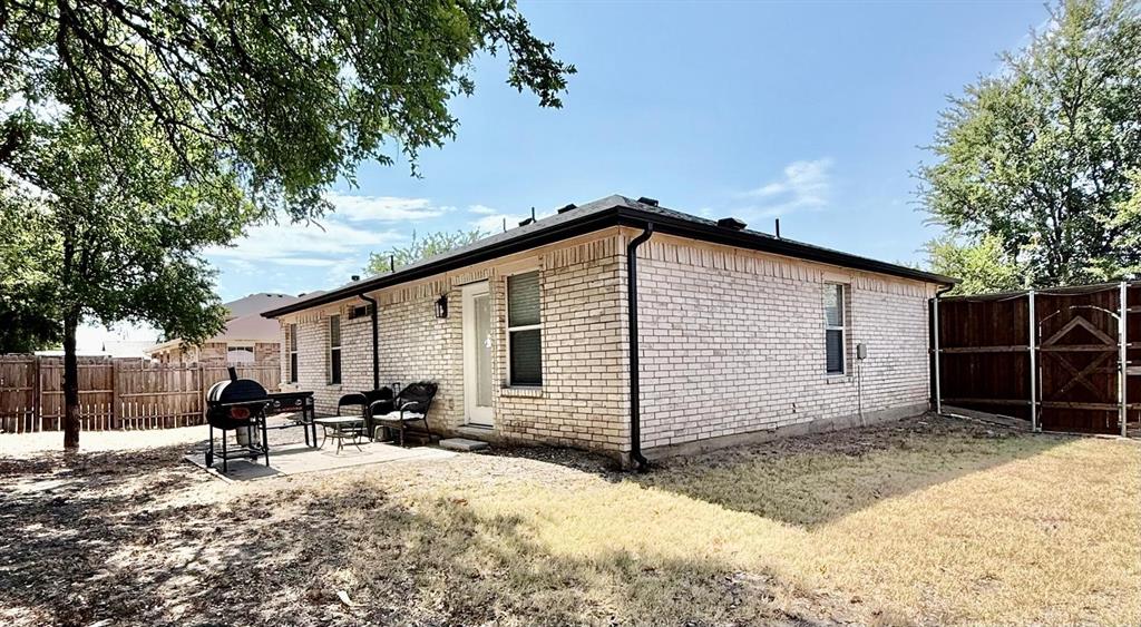 212 Stanford Property Photo 21