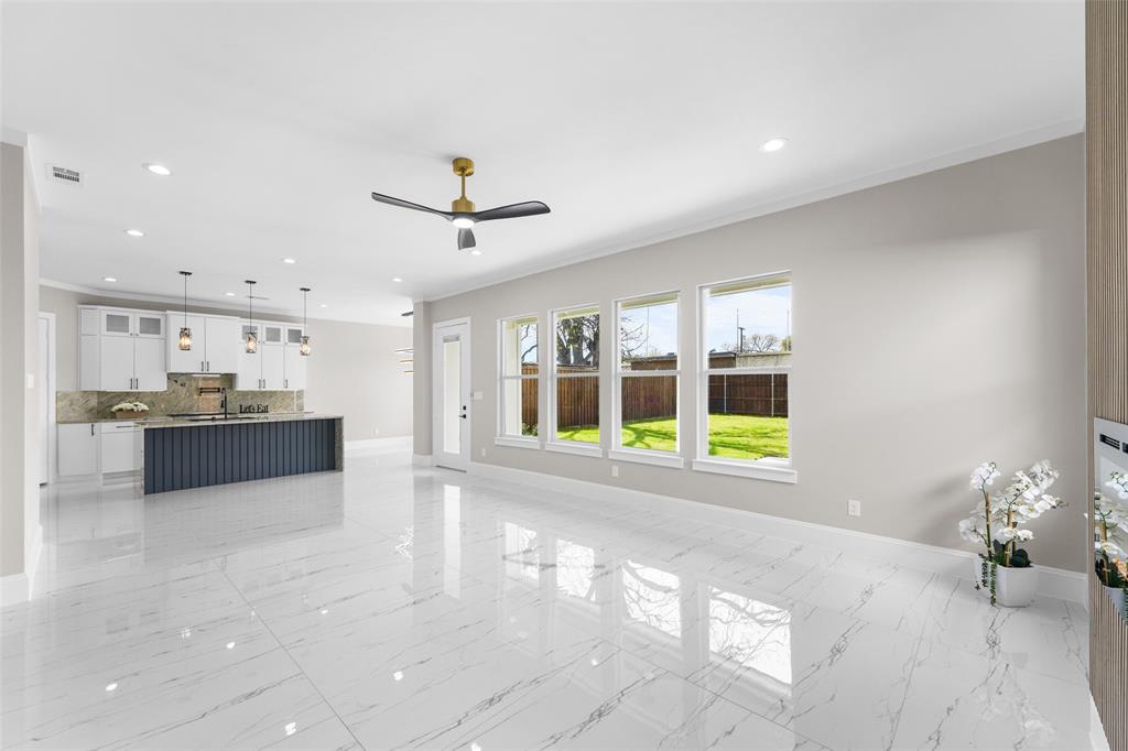 707 Buckalew Street Property Photo 7