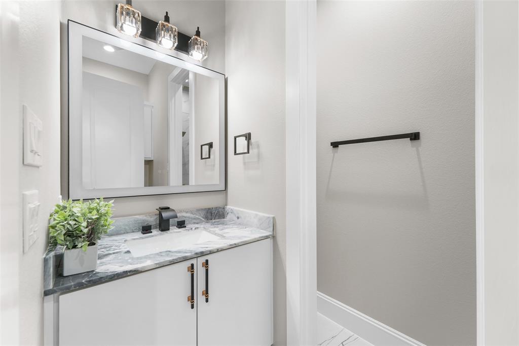 707 Buckalew Street Property Photo 16