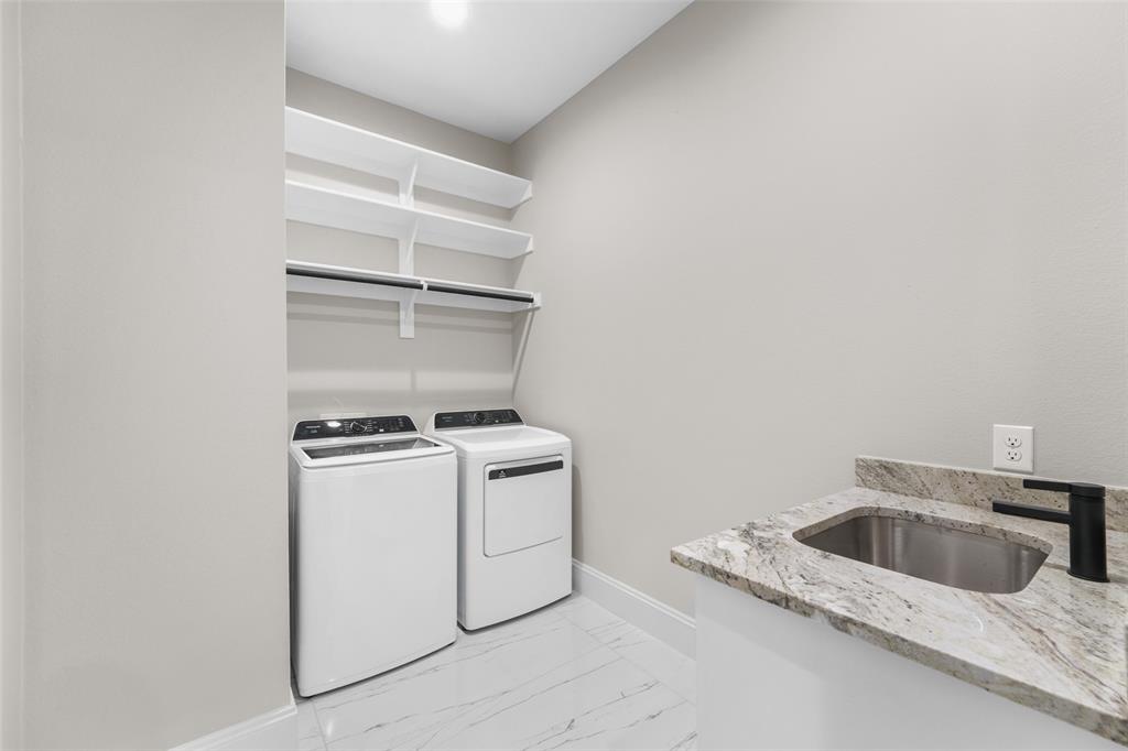 707 Buckalew Street Property Photo 18