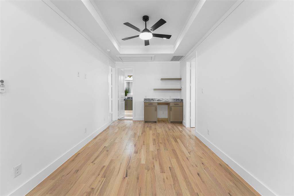 707 Buckalew Street Property Photo 20