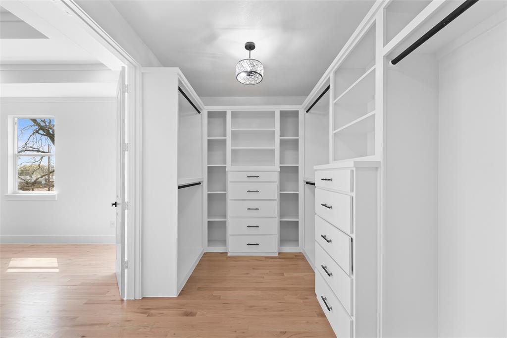 707 Buckalew Street Property Photo 24