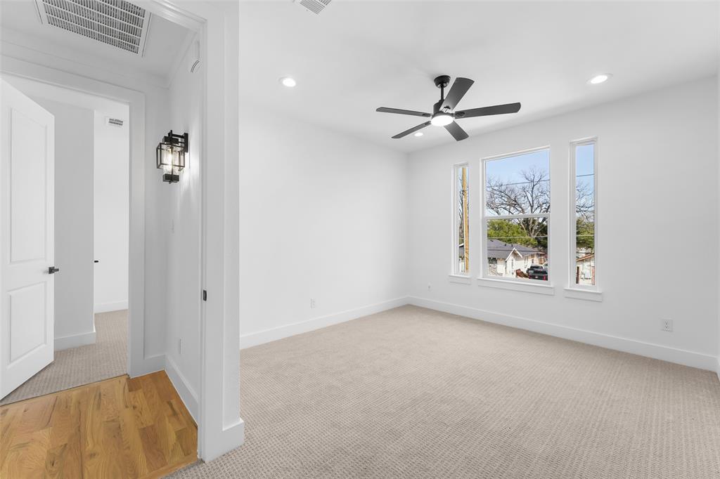 707 Buckalew Street Property Photo 31