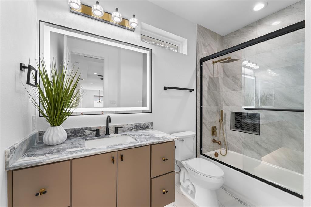 707 Buckalew Street Property Photo 32