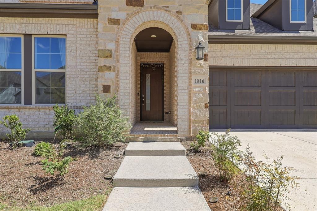1816 Windy Lane Property Photo 2