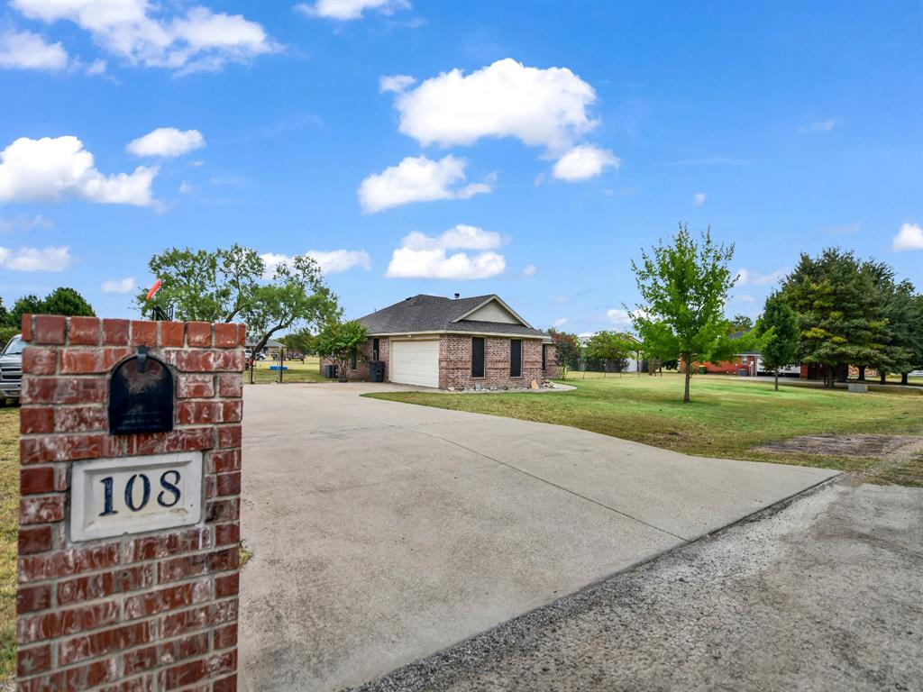 108 Butternut Court Property Photo 3