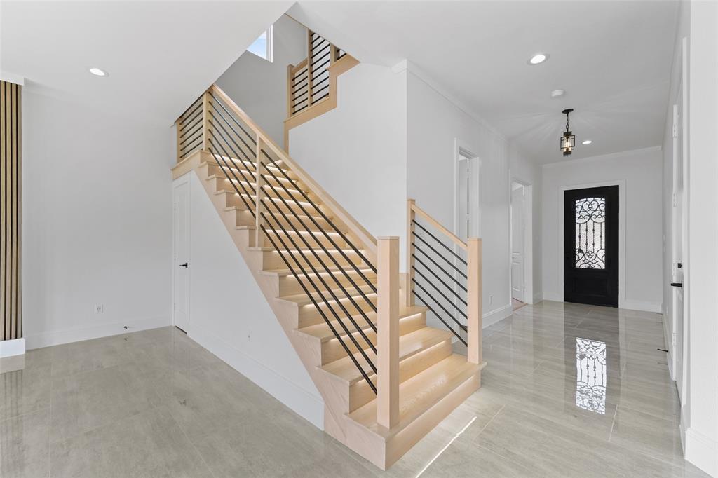 703 Buckalew Street Property Photo 5