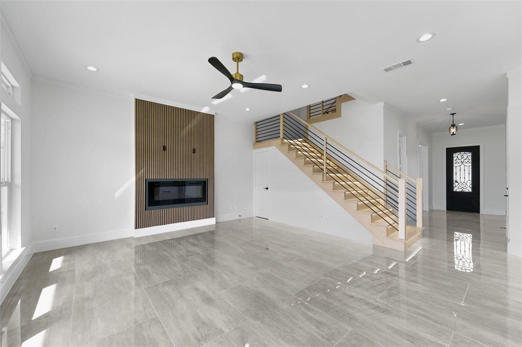 703 Buckalew Street Property Photo 7