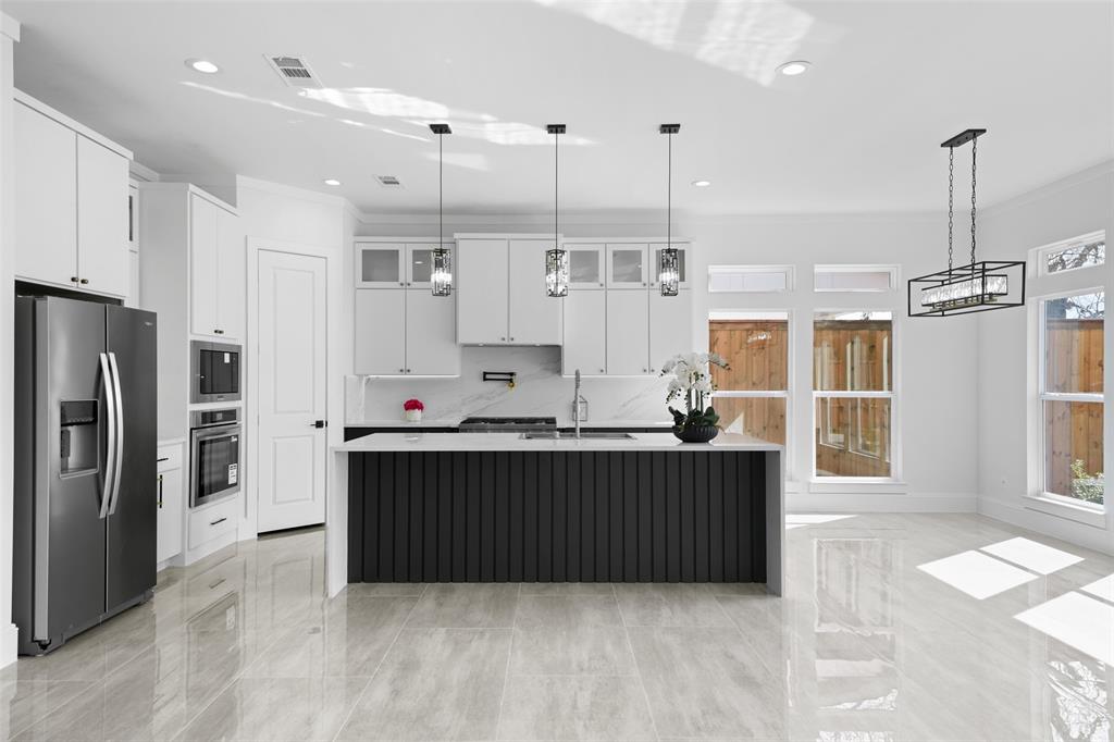 703 Buckalew Street Property Photo 11
