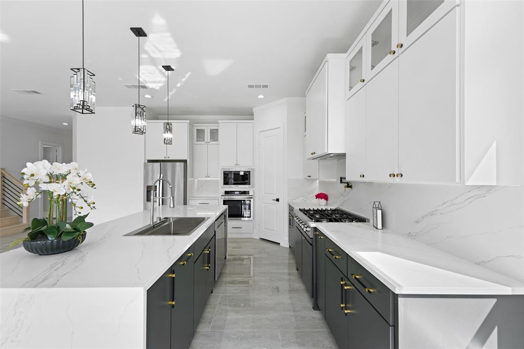 703 Buckalew Street Property Photo 14