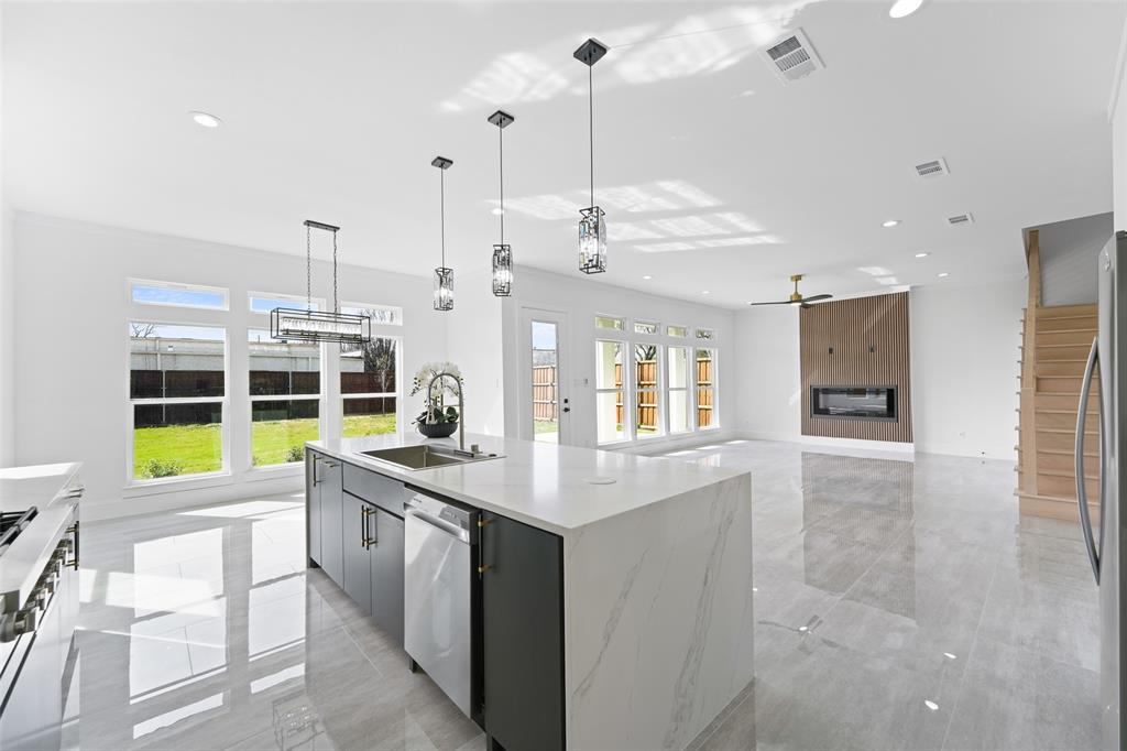 703 Buckalew Street Property Photo 15