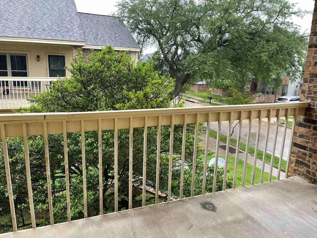 3110 Devonshire Drive 216 Property Photo 3