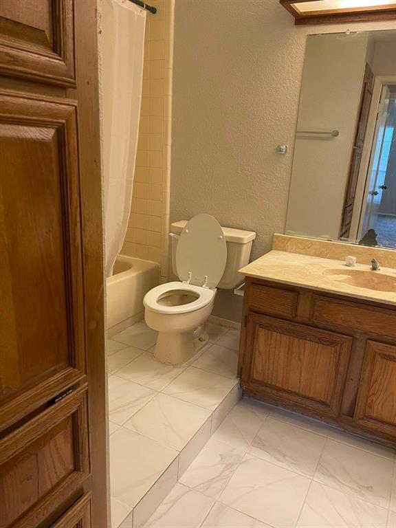 3110 Devonshire Drive 216 Property Photo 8