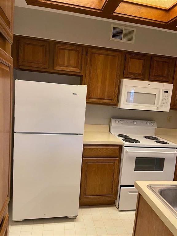 3110 Devonshire Drive 216 Property Photo 11