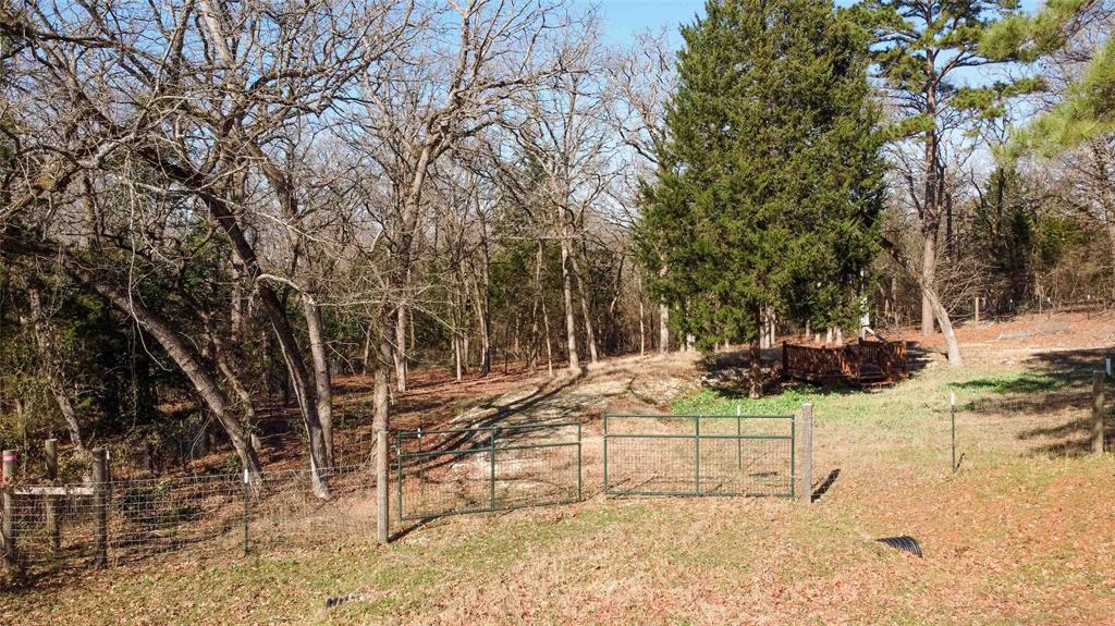 407, 411 Long Shadow Property Photo 4