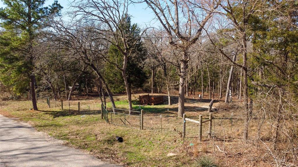 407, 411 Long Shadow Property Photo 5