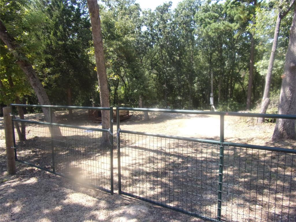407, 411 Long Shadow Property Photo 8