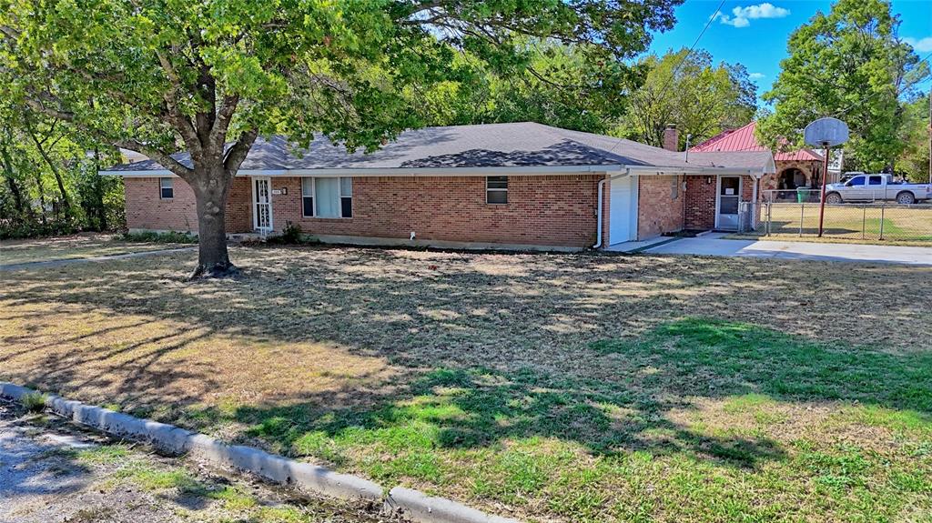 105 E Pecan Street