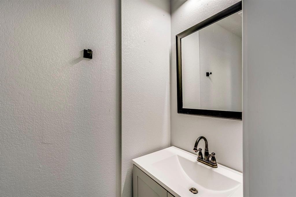 607 W Page Avenue Property Photo 17