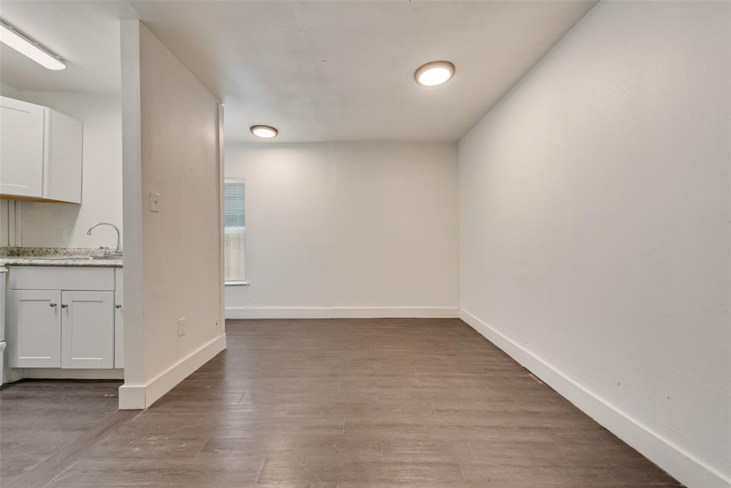 2706 Hector Street Property Photo 5