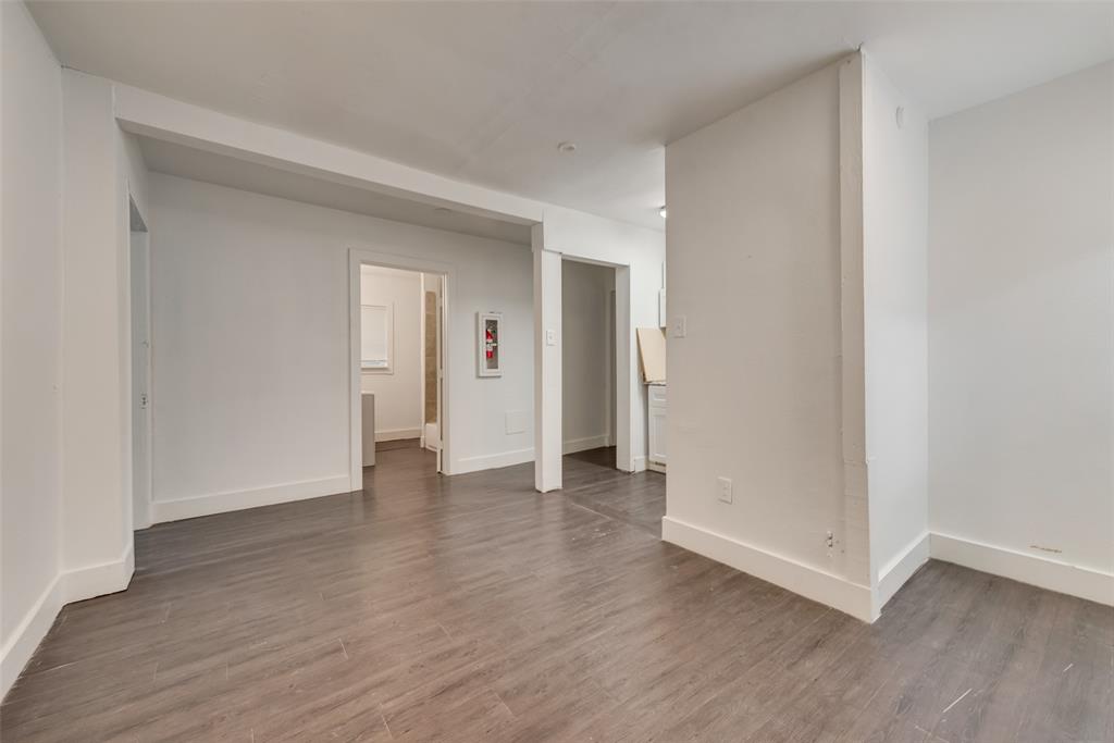 2706 Hector Street Property Photo 6
