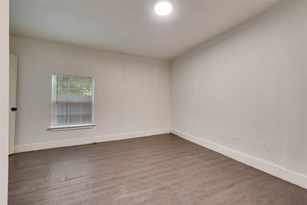 2706 Hector Street Property Photo 9