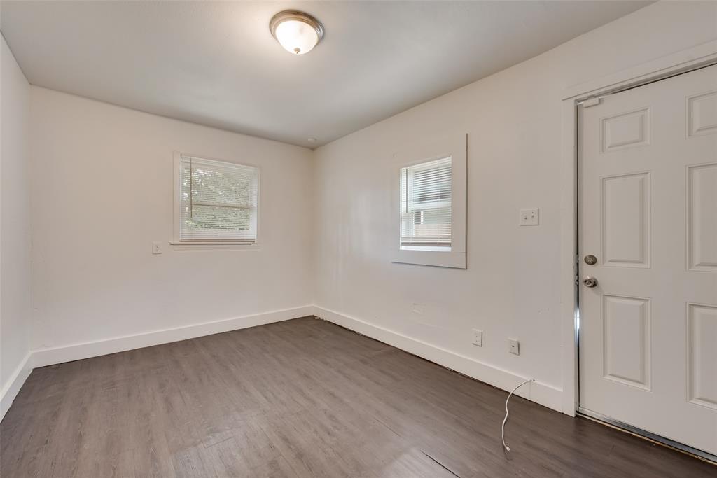 2706 Hector Street Property Photo 10