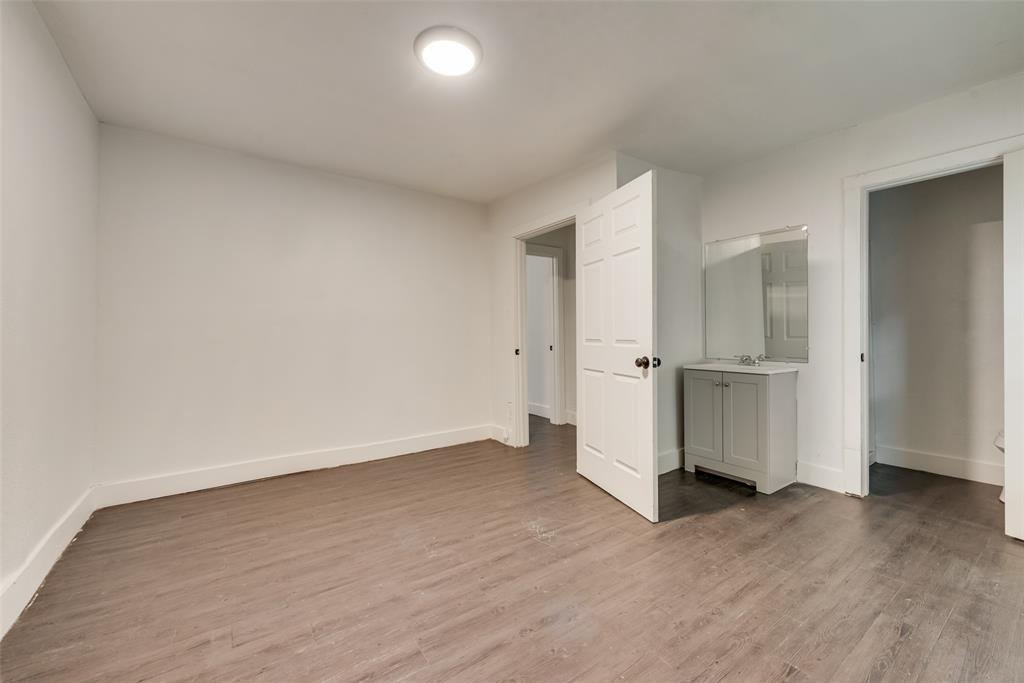 2706 Hector Street Property Photo 11
