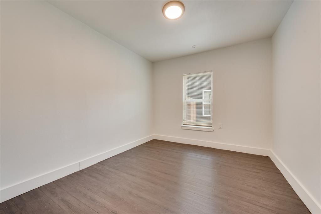 2706 Hector Street Property Photo 12