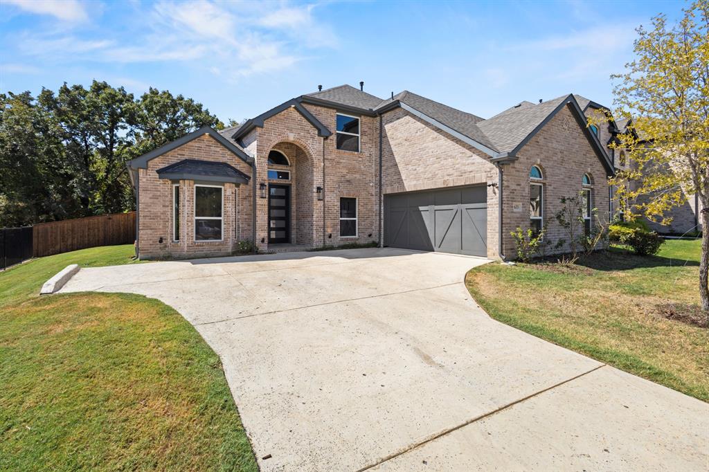 633 Willowmore Drive Property Photo 1