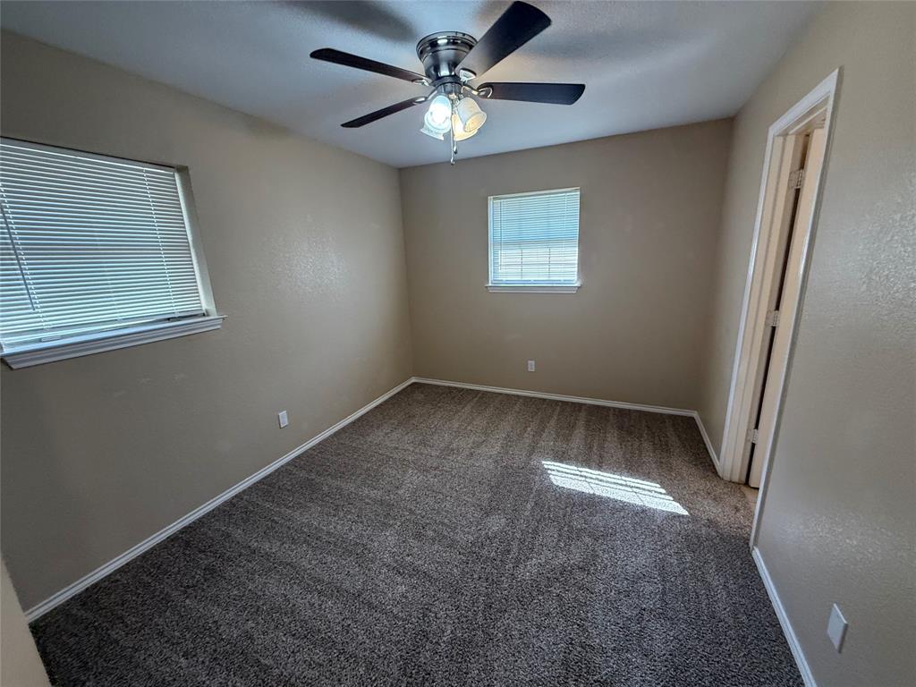 101 Donna Street Property Photo 4