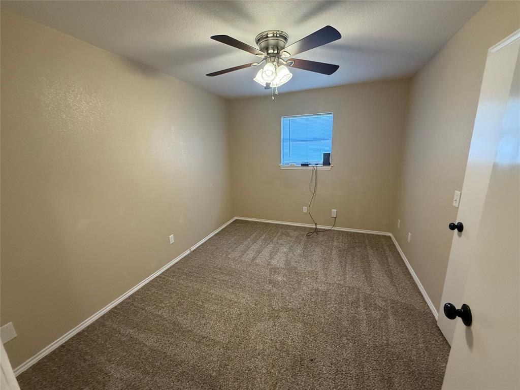 101 Donna Street Property Photo 6