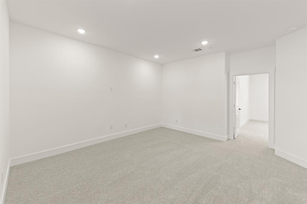 3841 Willow Bough Drive Property Photo 27